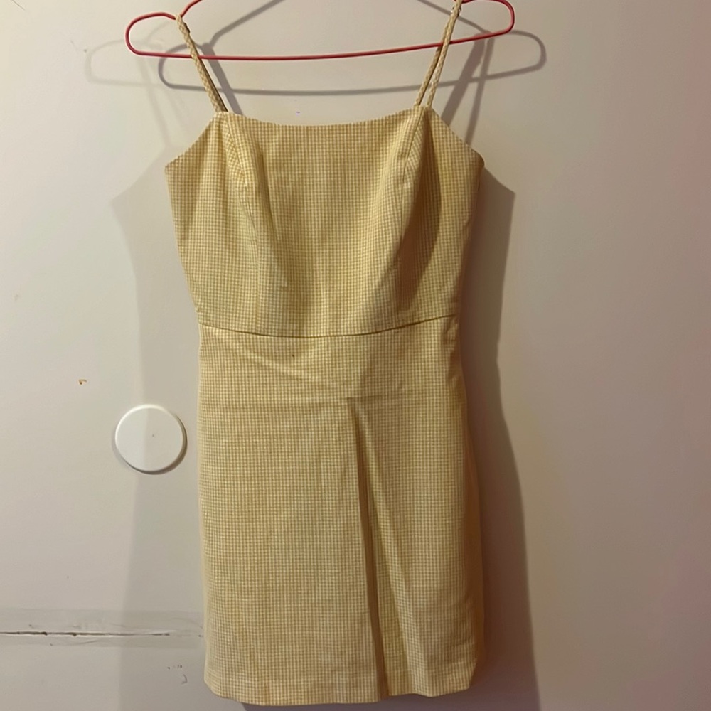 aritzia - Picture 1 of 2